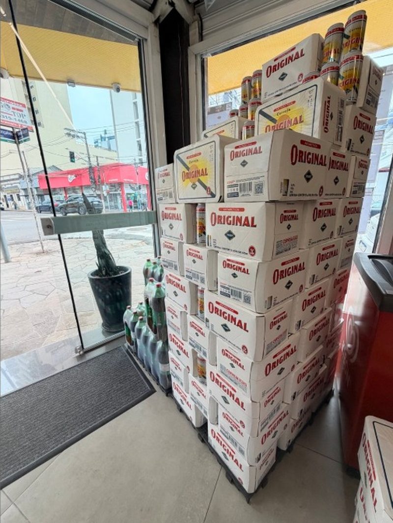 Ponto extra de entrada com pallet da cerveja Original