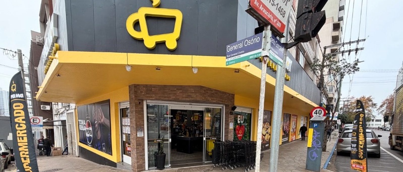 Fachada do Super Moy na esquina da General Osório, no centro de Passo Fundo